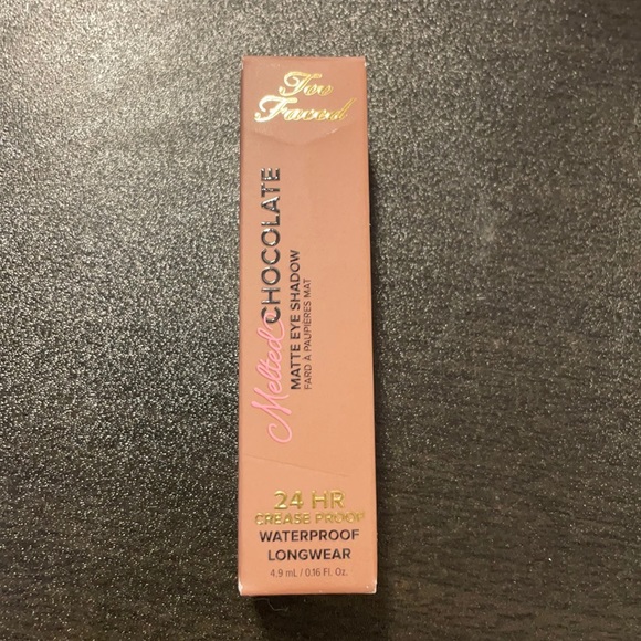 Too faced 24 hour matte eyeshadow - Chocolate Malt - Picture 1 of 3